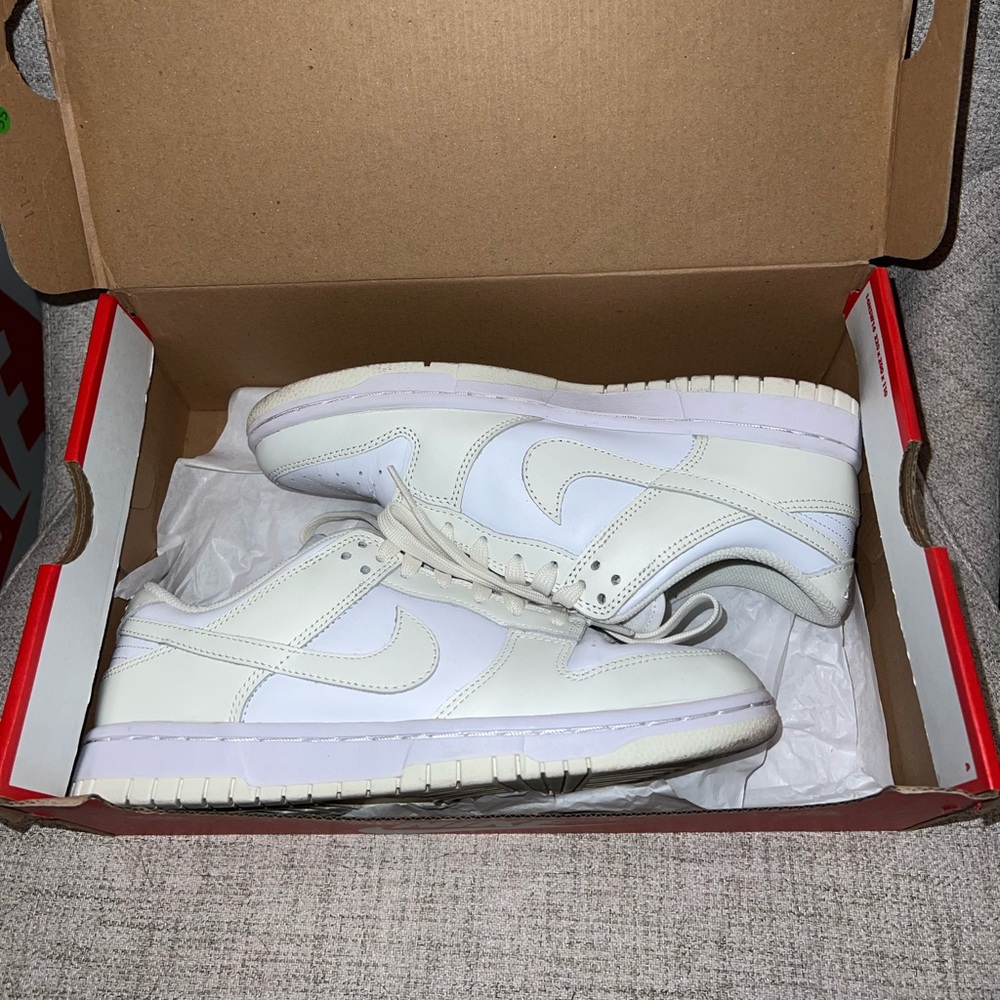 EUC Nike Low Dunks - Picture 2 of 7
